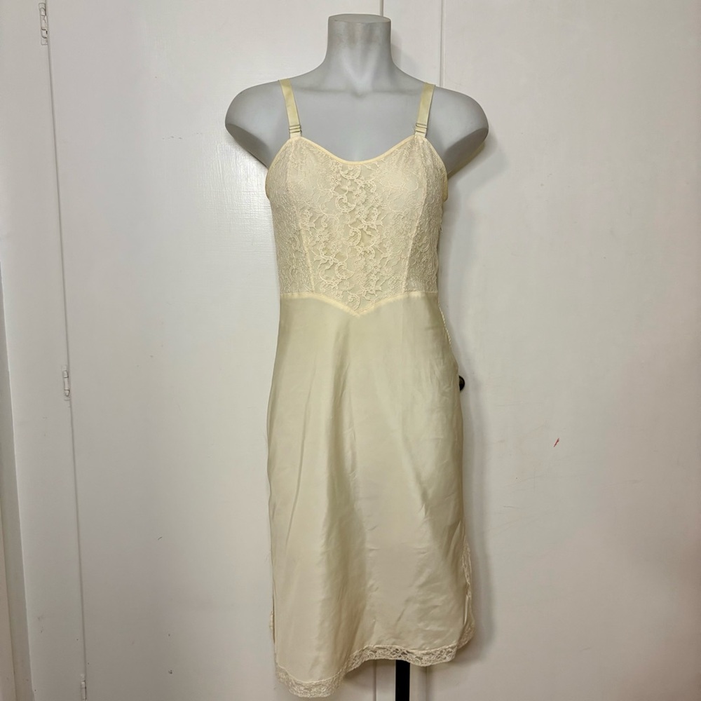 Vintage 50s Cream Nylon Lace Knee Length Slip Dress Side Zipper Size S